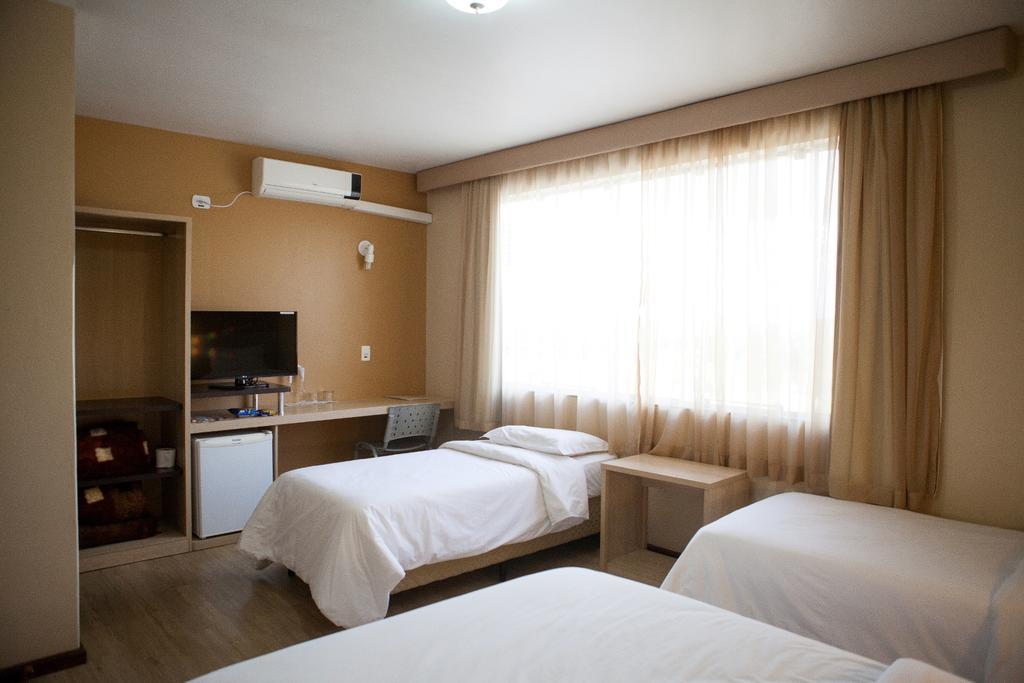 לרנז'יירס דו סול Hotel Palmeiras מראה חיצוני תמונה